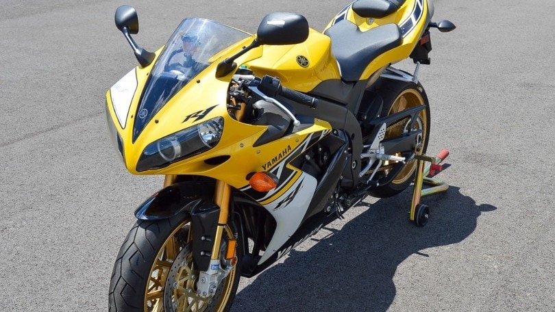 In vendita all'asta una Yamaha YZF-R1 firmata da Wayne Rainey