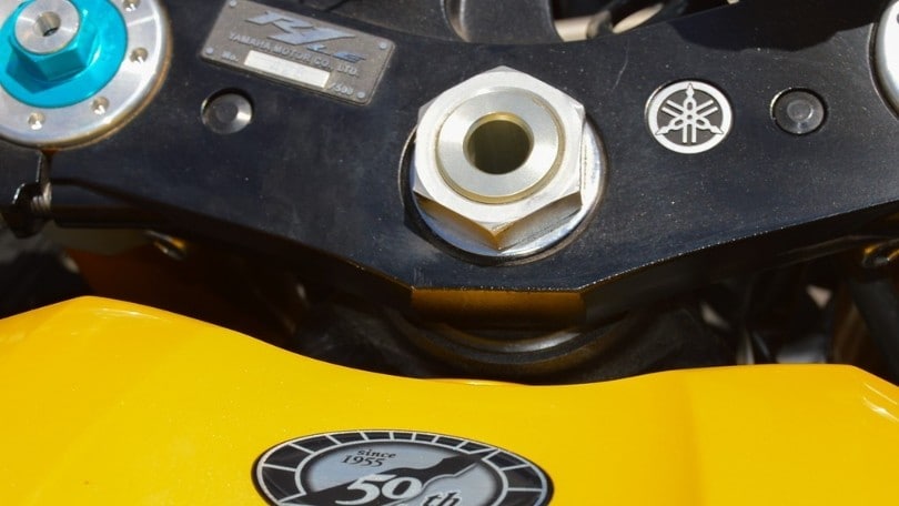 In vendita all'asta una Yamaha YZF-R1 firmata da Wayne Rainey