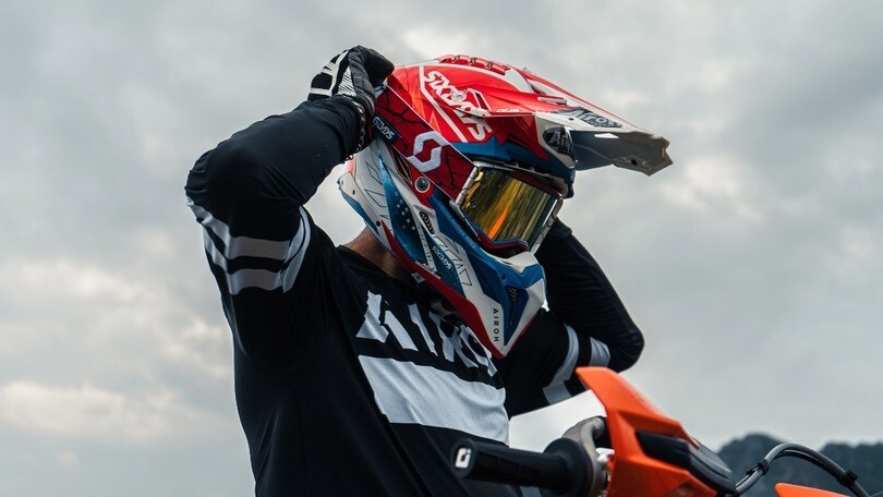 Airoh Aviator 3 Six Days France: il casco che rende onore all'enduro