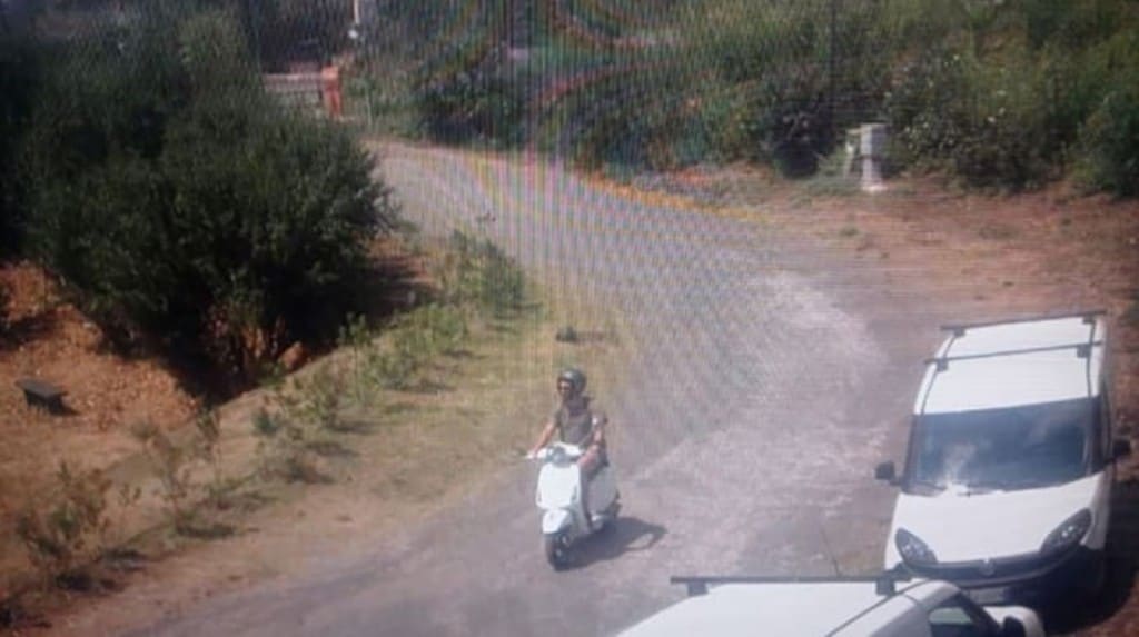Con lo scooter per le rovine di Pompei: denunciato turista australiano