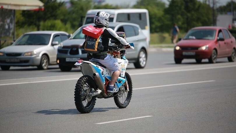 Consumi benzina, moto vs auto: la NC 750 meglio della Focus, la GS supera l'Audi Q5