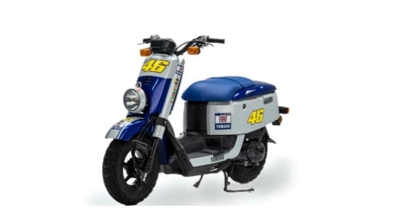 Lo scooter da paddock di Valentino Rossi all'asta: ricavato in beneficenza