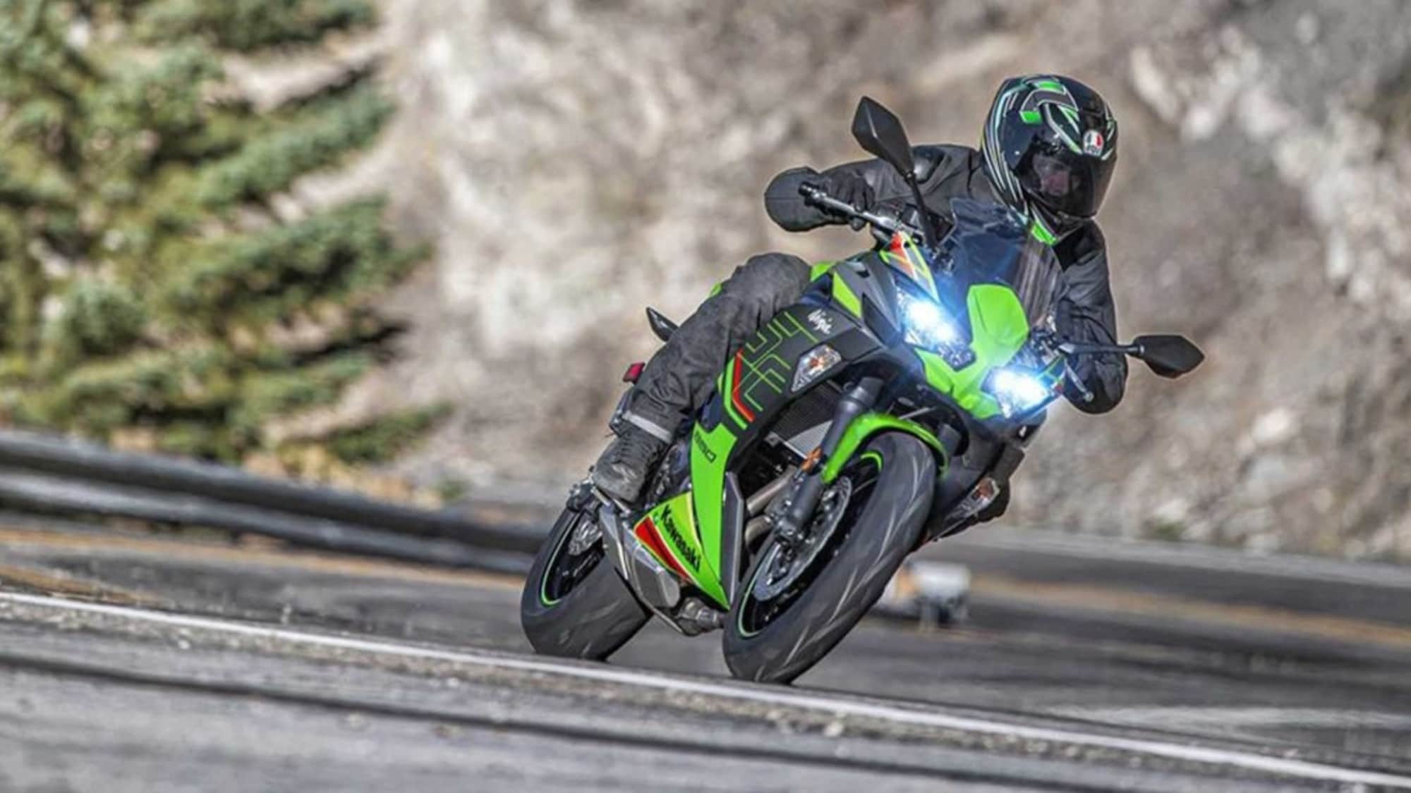 Kawasaki, nel 2023 elettronica più evoluta per Ninja 650 e Z650