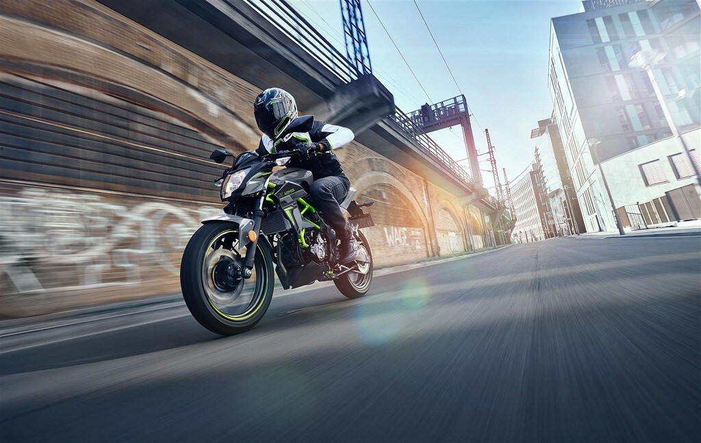 Kawasaki, nel 2023 nuovi colori per Z125 e Ninja 125