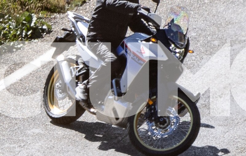 Honda Transalp: le prime foto della nuova crossover