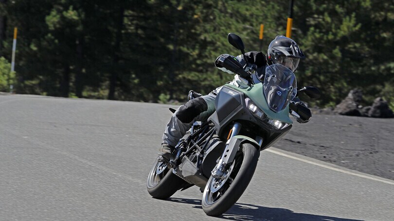 Le foto della Nuova crossover Zero Motorcycles DSR/X