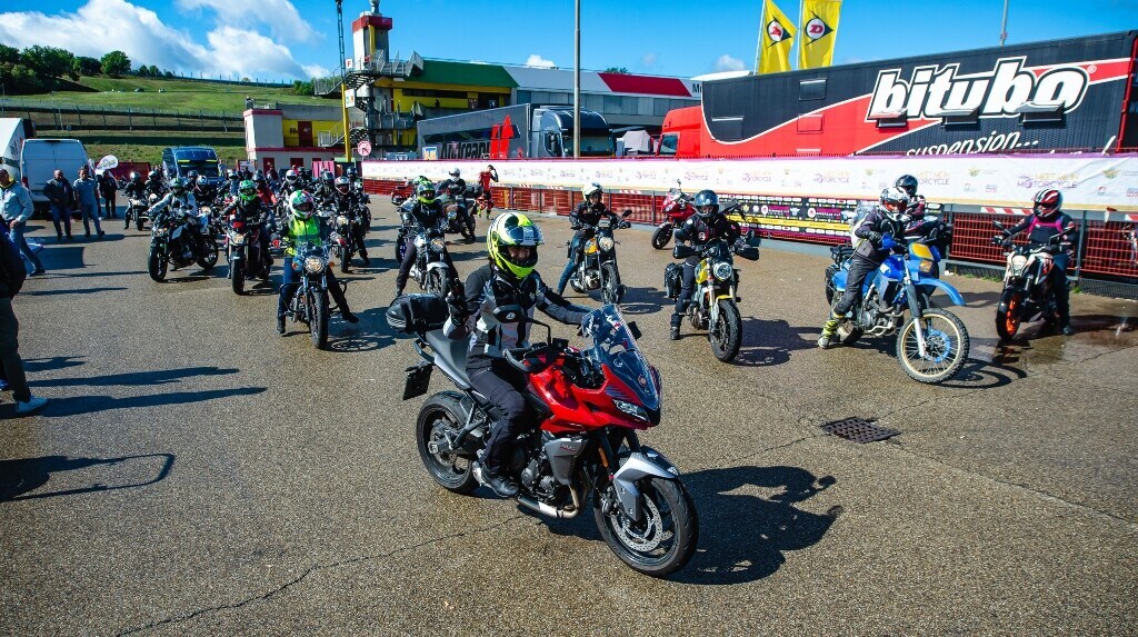 Il lato rosa del motociclismo al Mugello col "Meet me in Motorcycle"