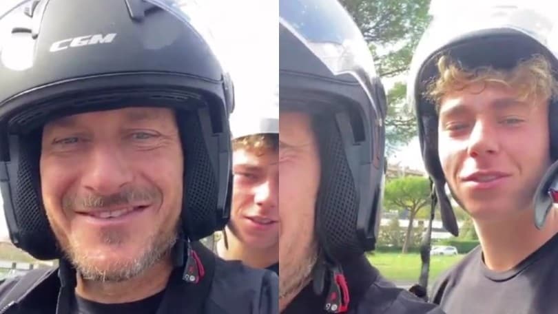 Francesco Totti e il figlio Cristian in motorino