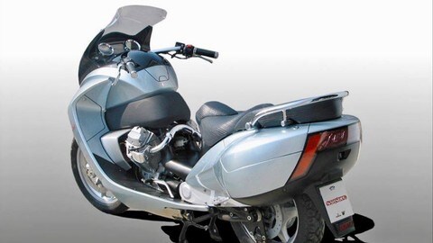 Sansone, il maxi scooter di Moto Guzzi FOTO