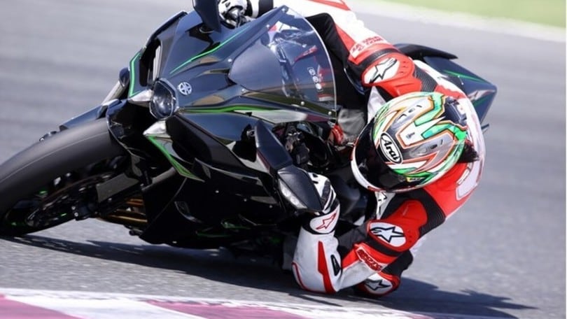 Kawasaki H2R, la velocissima (e costosa) turbocharged resta sul mercato