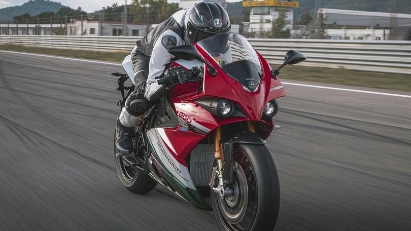 Ritornano gli incentivi per moto e scooter elettrici: come chiederli