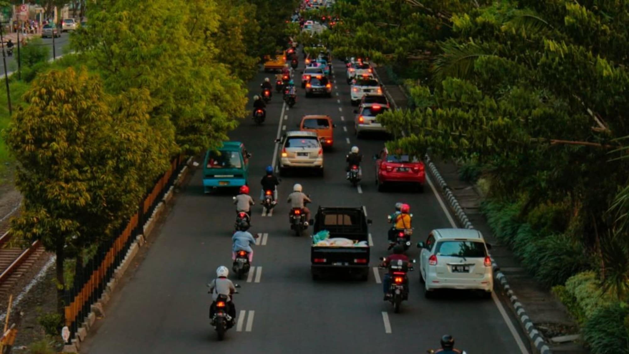 Guida sicura: 10 consigli per evitare incidenti in città