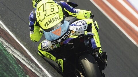 Valentino in pista con la Yamaha R1 GYTR VR46: le FOTO
