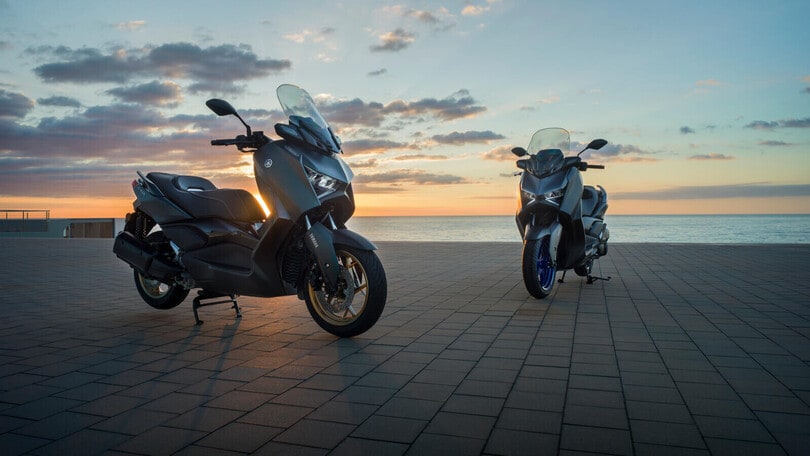 Yamaha XMAX 300 e 125 2023: FOTO