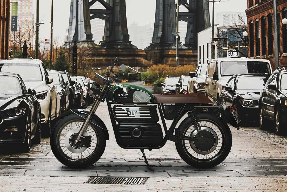 Dalla Svezia arriva la moto elettrica che si guida "senza freni"