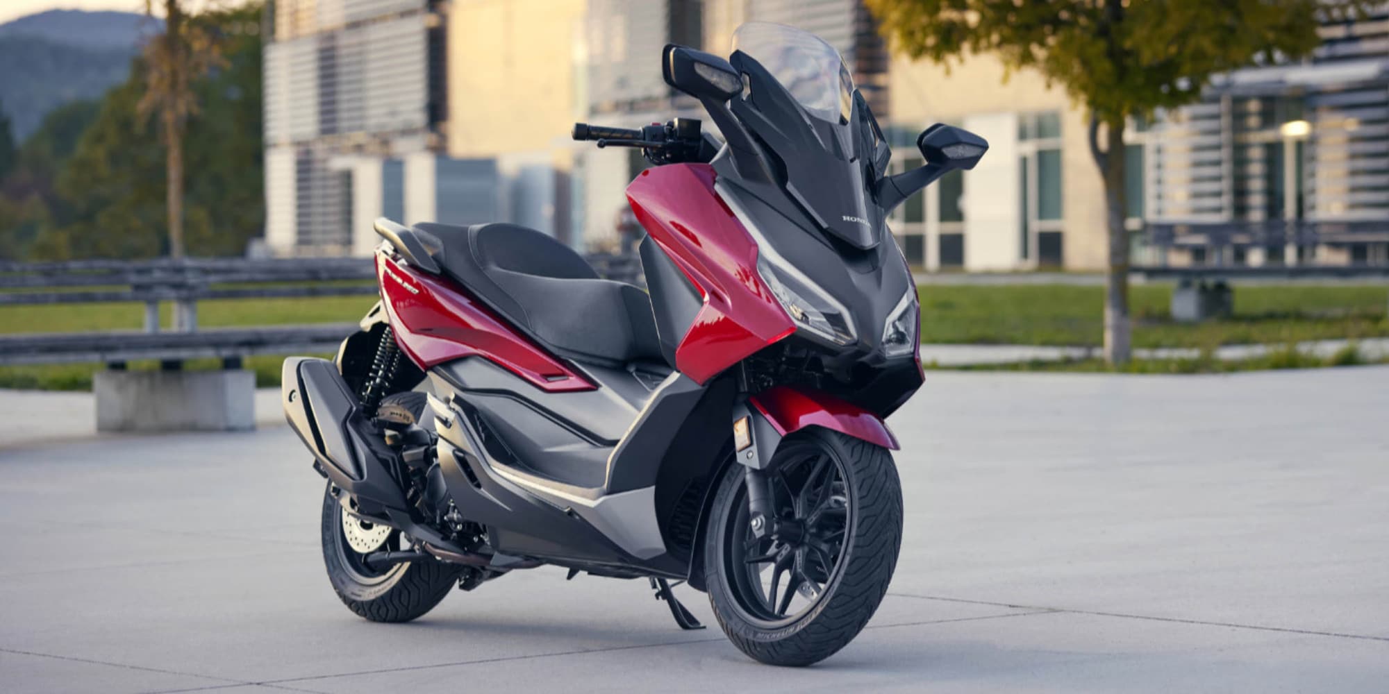 Honda Forza 350 2023: infaticabile SportsGT