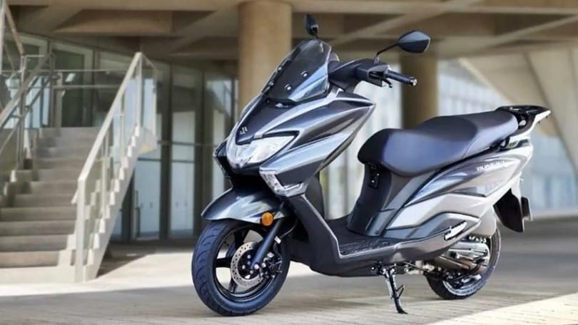 EICMA 2022, Suzuki introduce al Burgman Street 125EX, il nuovo maxi-scooter entry-level