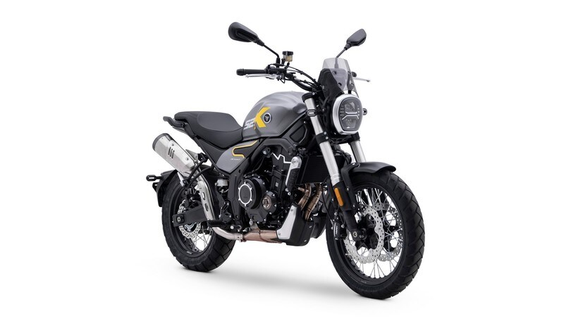 Voge Trofeo 525 ACX 2023: on-off in salsa vintage