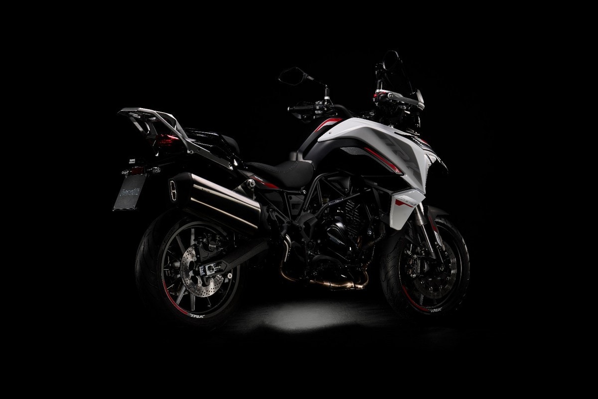 Nuove Benelli TRK 702 e 702 X: la gallery