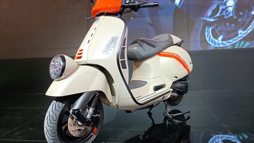 Le novità di Vespa a EICMA 2022: Gtv e Primavera Color Vibe