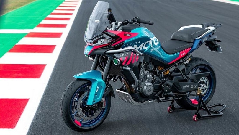 CFMoto 800MT R Sport: la crossover da... Moto3