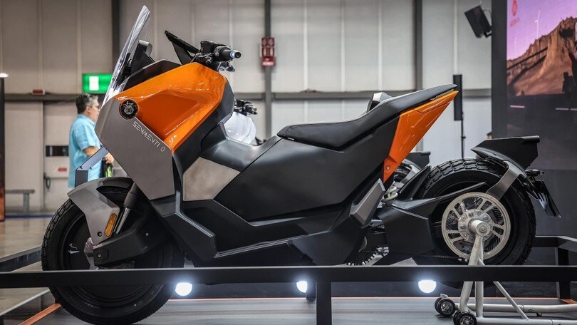 Horwin Senmenti 0, lo scooter elettrico... intelligente