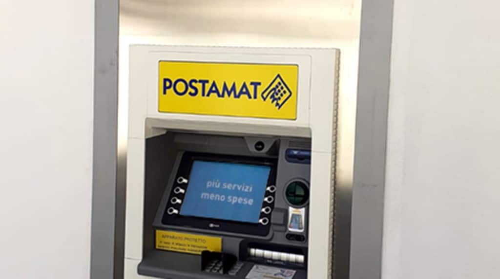 Mette in vendita il motorino e viene truffato: il raggiro della Postepay