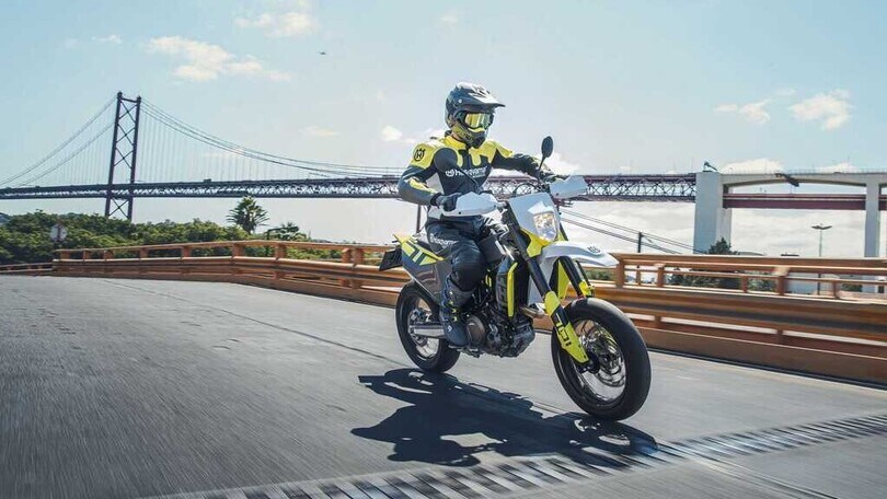 Husqvarna 701 Supermoto 2023
