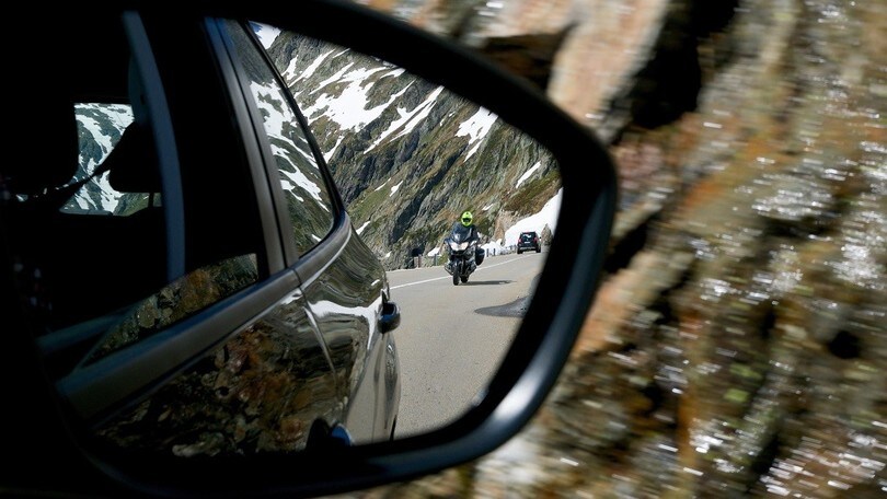 Veicoli a guida autonoma, i test di sicurezza coinvolgeranno anche le moto