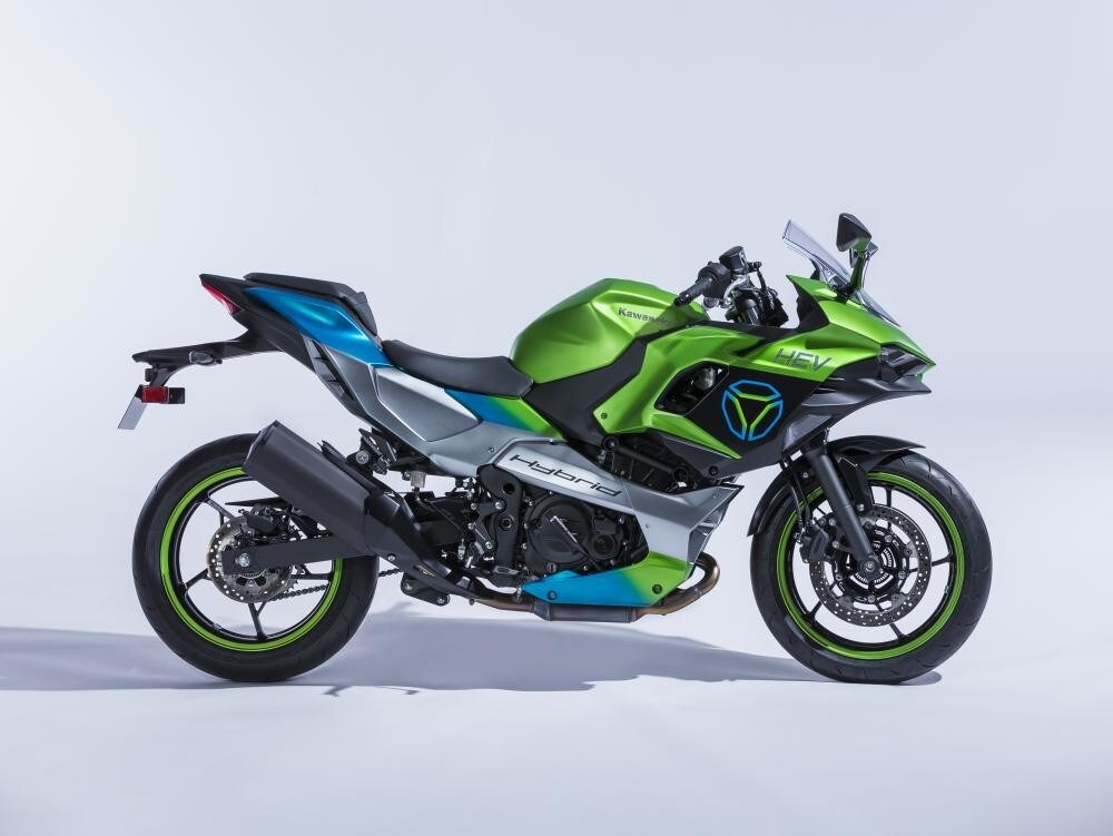 Kawasaki Hybrid: come funziona la prima moto ibrida?
