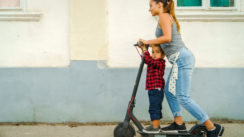 Monopattini elettrici, multe sempre più salate per chi viola la legge