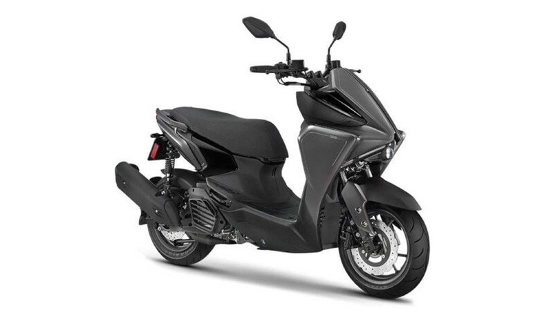 Yamaha, ecco lo scooter Augur con fari adattivi che cambiano colore