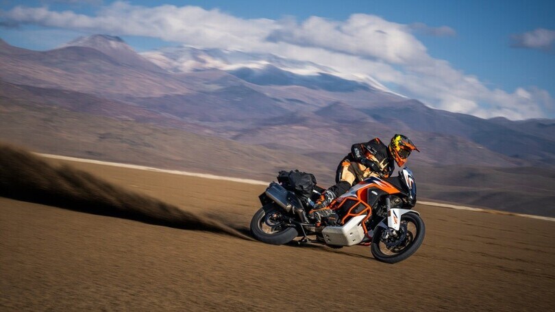 KTM 1290 Super Adventure R 2023 LE FOTO