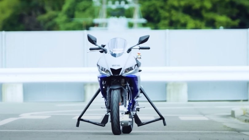 Yamaha AMSAS, e la moto non cade
