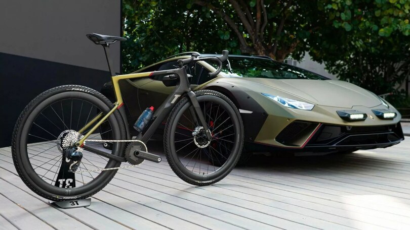 Da supercar a superbici, Lamborghini la 3T Exploro Racemax x Huracán