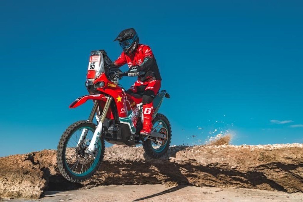 La Cina per la prima volta alla Dakar con la Kove 450