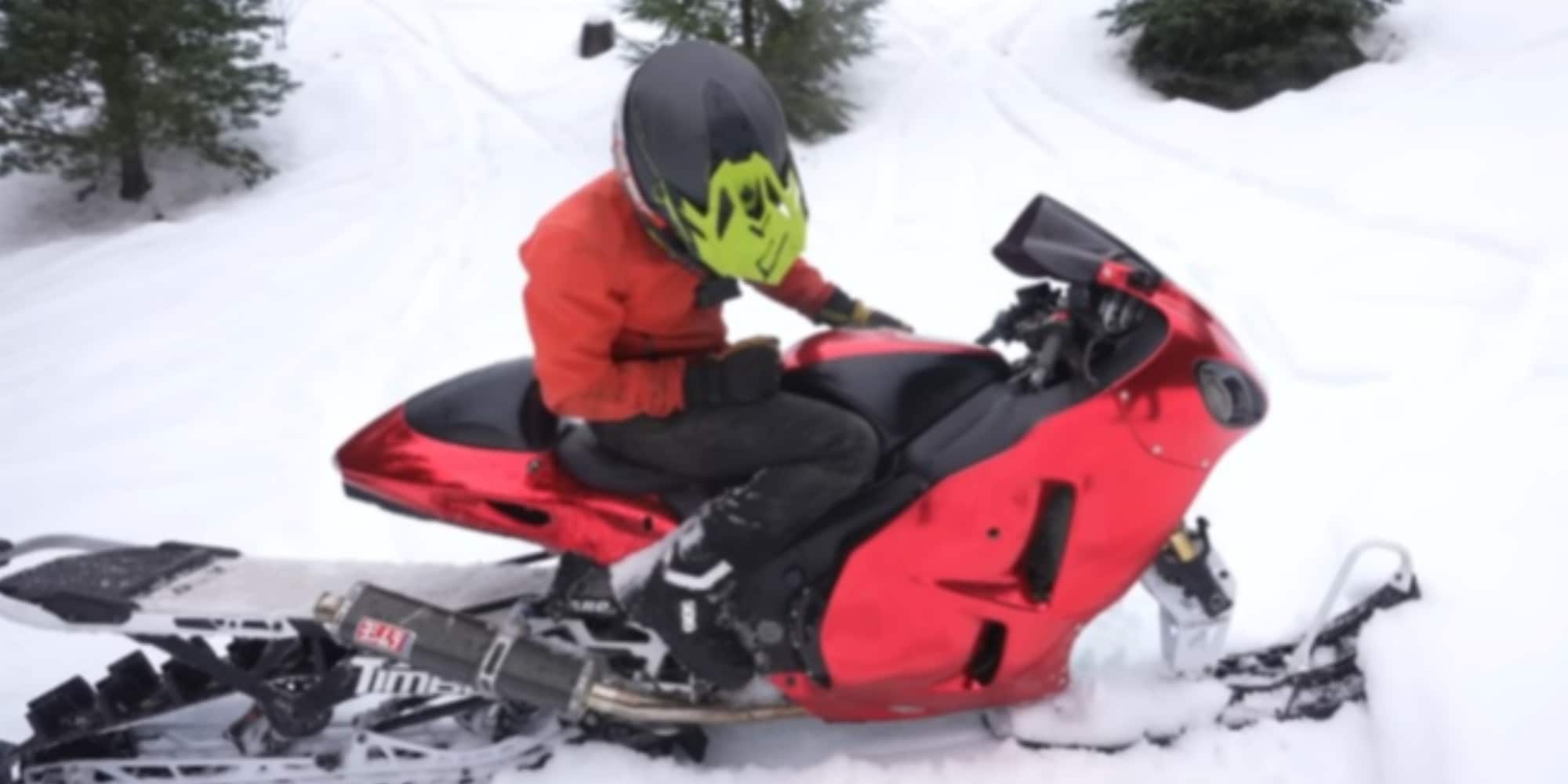 Una Suzuki Hayabusa diventa la motoslitta... "più veloce del mondo!"