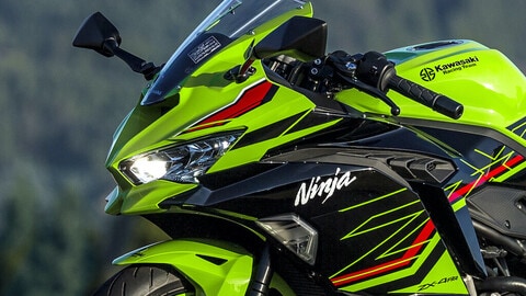 Nuova Kawasaki Ninja ZX-4R: LE FOTO della "baby" Ninja