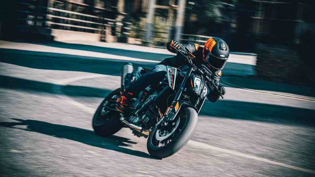 KTM, la 790 Duke in concessionaria: ecco quanto costa