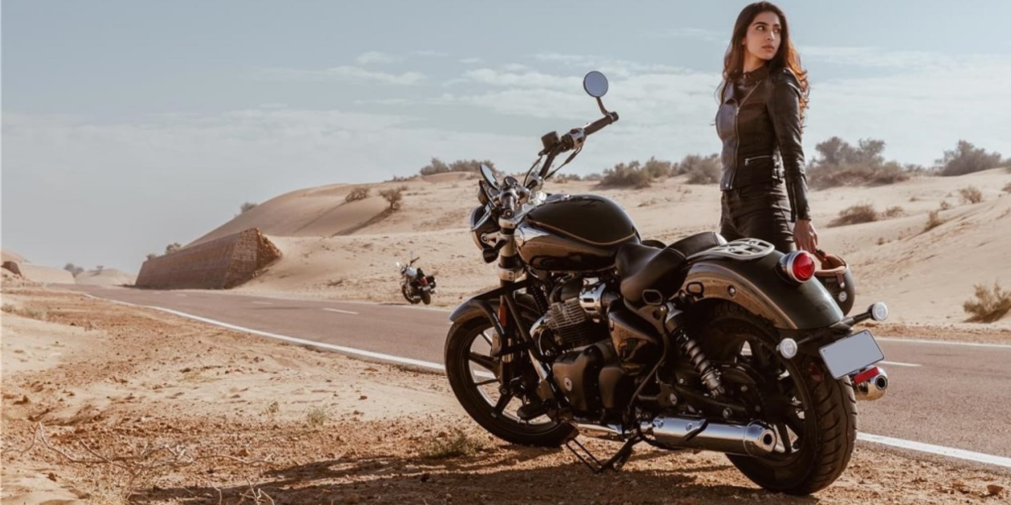 Royal Enfield, porte aperte per i test ride della Super Meteor 650