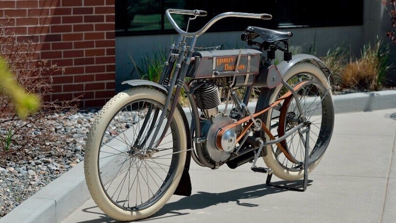 Harley-Davidson Strap Tank, la moto che vale quasi un milione di euro