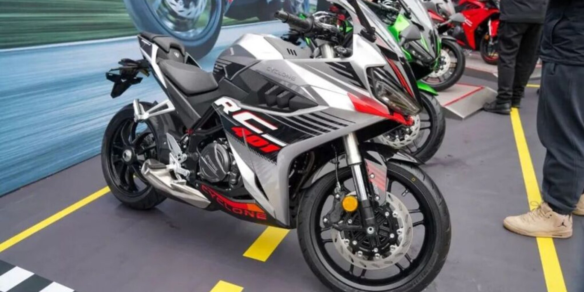 Zongshen Cyclone RC 401 R, sportiva cinese a meno di 4.500 euro
