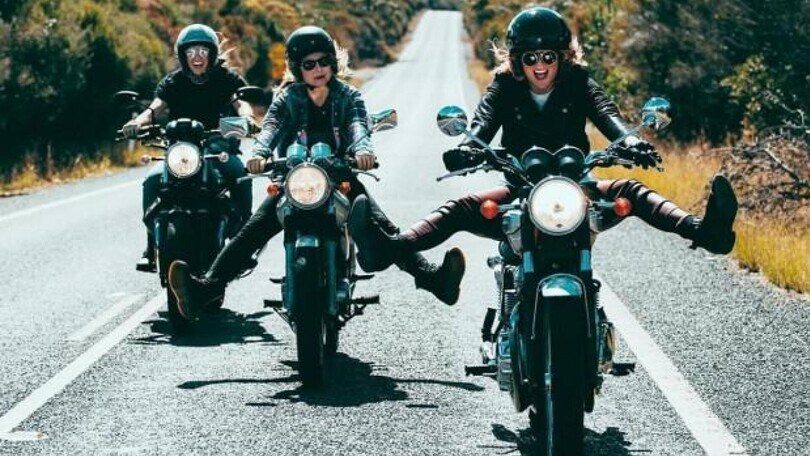 Festa 8 marzo: più ragazze in moto e meno ombrelline