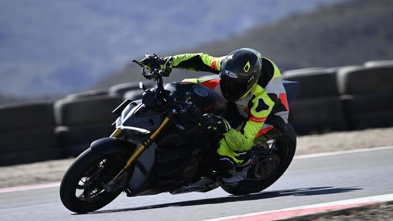 Ducati Streetfighter V4 S 2023, LE FOTO DELLA PROVA