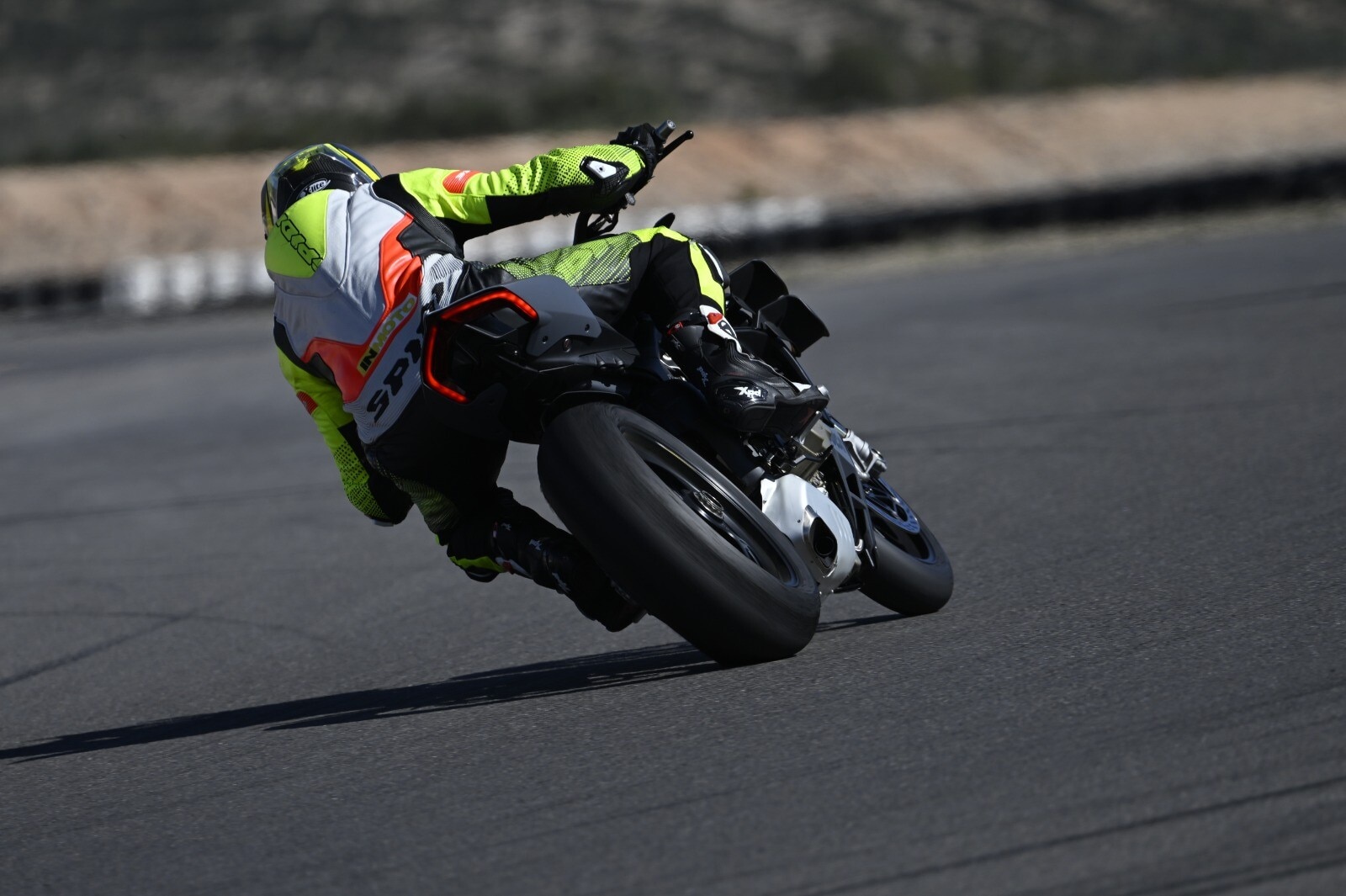 Ducati Streetfighter V4 S 2023, LE FOTO DELLA PROVA
