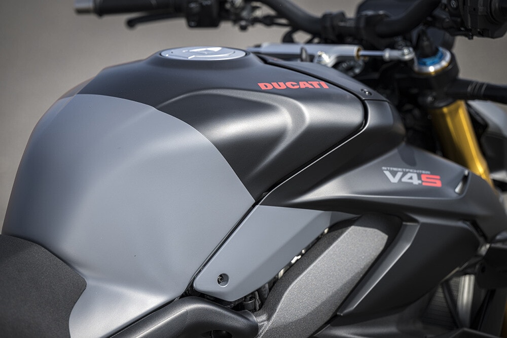 Ducati Streetfighter V4 S 2023, LE FOTO DELLA PROVA