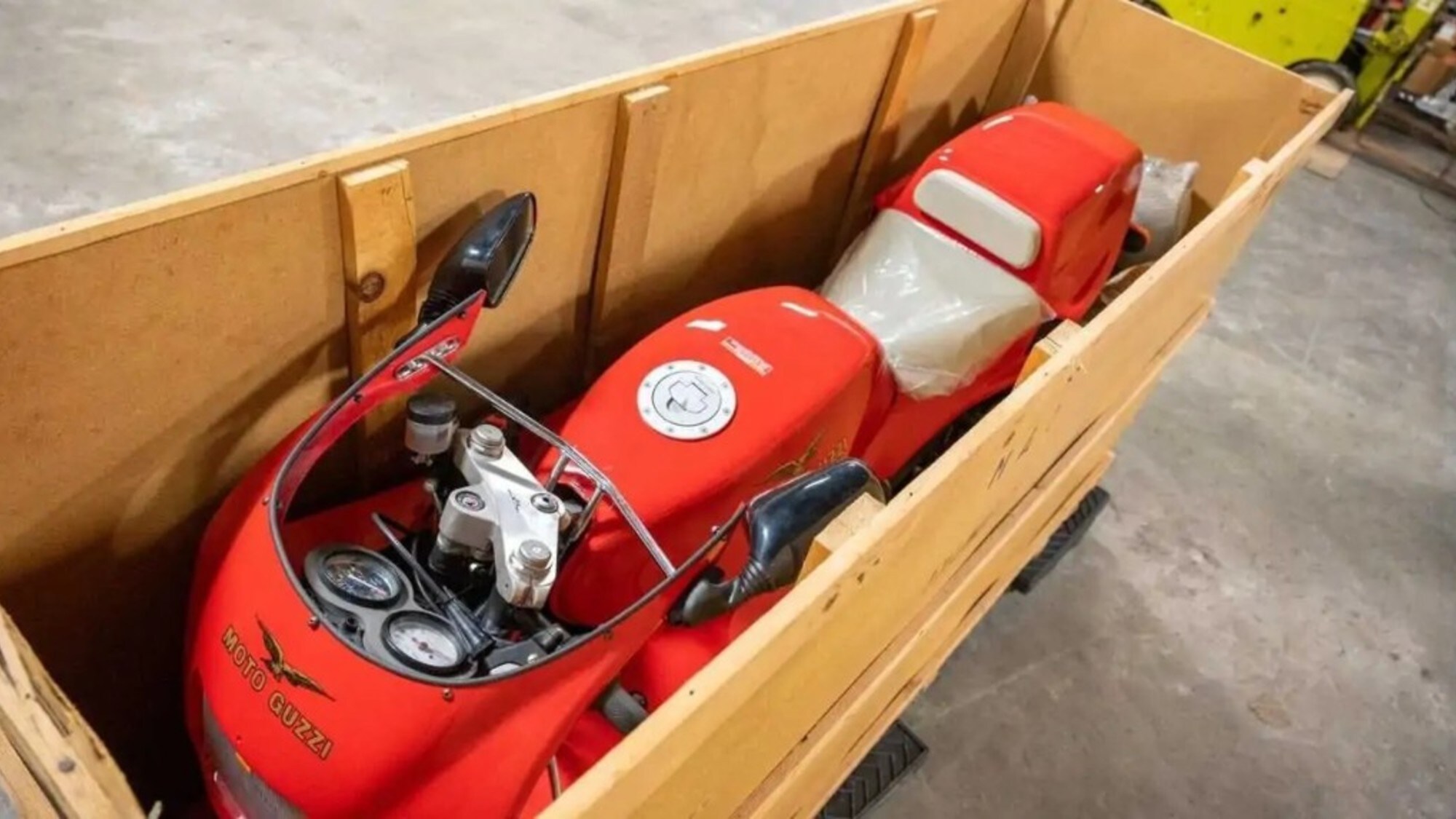 Moto Guzzi Daytona 1000, venduta online un'autentica capsula del tempo