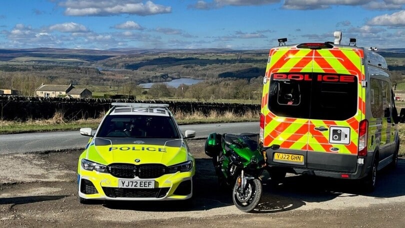 Kawasaki Ninja H2 SX, il nuovo "razzo" della Polizia inglese