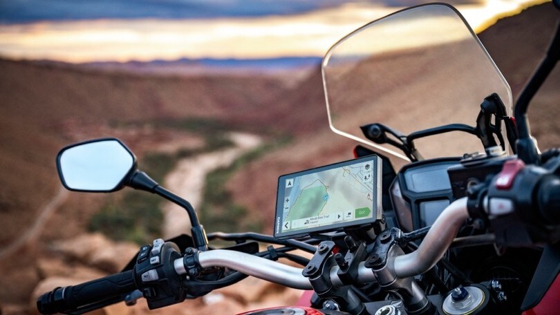 Garmin lancia Zumo XT2: il display "pronto a tutto"