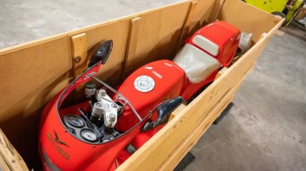 Moto Guzzi, venduta all'asta la Daytona "impacchettata"